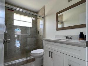 Koupelna v ubytování Grand Luxury 3BR Penthouse near Disney Parks + 27 fotografií