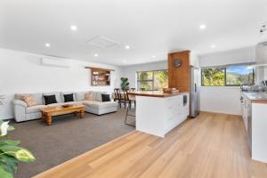 Fotografie z fotogalerie ubytování Waitorupai Retreat 1 - Sandy Bay Holiday Home v destinaci Whangarei