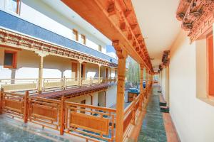 Μπαλκόνι ή βεράντα στο Hotel O Dimbir Regency