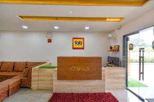 Posezení v ubytování FabHotel Tiru Residency