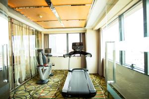 Fitness centrum a/nebo fitness zařízení v ubytování Four Points By Sheraton Beijing, Haidian