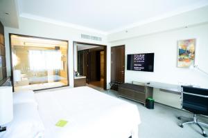 TV a/nebo společenská místnost v ubytování Four Points By Sheraton Beijing, Haidian