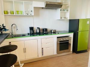 Η κουζίνα ή μικρή κουζίνα στο studio sunset