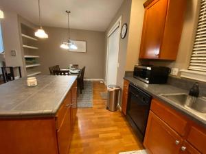 Φωτογραφία από το άλμπουμ του Cozy Two Bedrooms House in Beaverton σε Beaverton +34 φωτογραφίες