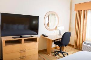 TV in/ali zabaviščno središče v nastanitvi Radisson Hotel Yuma