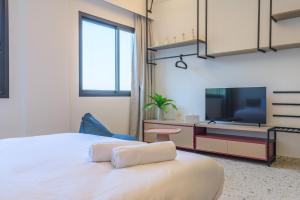 TV a/nebo společenská místnost v ubytování Anoor Studios & Apartments in Gemmayze
