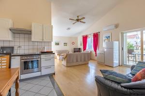 Kuchyň nebo kuchyňský kout v ubytování Apartment Pero