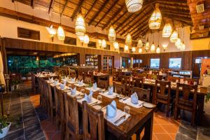 Restavracija oz. druge možnosti za prehrano v nastanitvi Banbas Resort, Chitwan