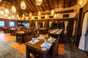 Restavracija oz. druge možnosti za prehrano v nastanitvi Banbas Resort, Chitwan
