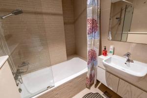 Fotografie z fotogalerie ubytování 2 Bedrooms in Al Reem Island Near Cleveland Clinic v destinaci Abu Dhabi + 24 fotografií