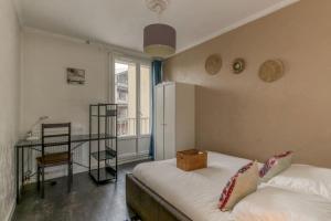 Photo de la galerie de l'établissement R'Apparts T4 Esprit Bicolore, à Saint-Martin-dʼHères 40 autres photos