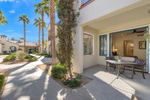 Το κτήριο όπου στεγάζεται  το διαμέρισμα +49 φωτογραφίες