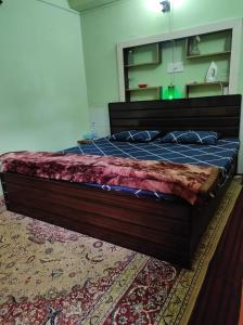 Postel nebo postele na pokoji v ubytování Serene Kashmir Homestay