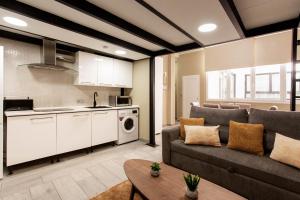Kuchyň nebo kuchyňský kout v ubytování Tirso Loft en Madrid + 37 fotografií