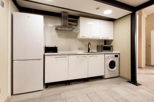 Kuchnia lub aneks kuchenny w obiekcie Tirso Loft en Madrid