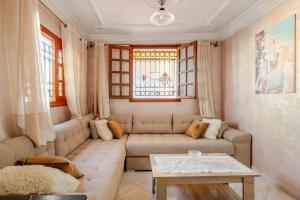 Χώρος καθιστικού στο Rabat-Salé Apartment with private terrace and free parking near Airport - 3rd floor