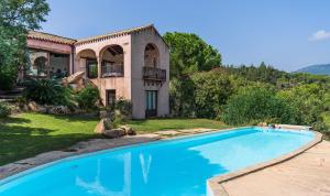 Φωτογραφία από το άλμπουμ του Villa Fiorita σε Is Molas 