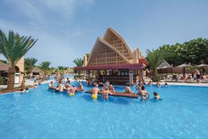Piscina di Hotel Riu Funana - All Inclusive o nelle vicinanze