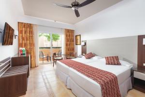 Letto o letti in una camera di Hotel Riu Funana - All Inclusive