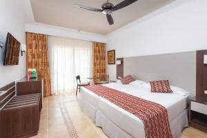 Letto o letti in una camera di Hotel Riu Funana - All Inclusive