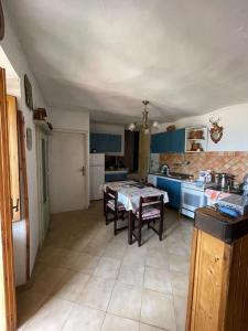 Η κουζίνα ή μικρή κουζίνα στο Casa con vista lago