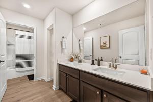 Gallery image of Villa, Newly Built 5BR, Sleeps 13, Close to Dallas in Dallas