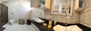 Koupelna v ubytování Casa Térrea 3 quartos, sendo 1 suíte Maringá