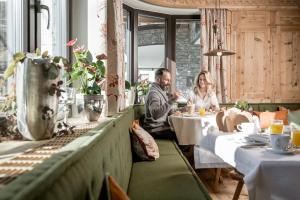 Goście zatrzymujący się w obiekcie Das Central – Alpine . Luxury . Life
