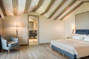 Postel nebo postele na pokoji v ubytování Electra Kefalonia Hotel & Spa
