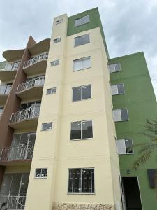 O edifício em que o apartamento se localiza