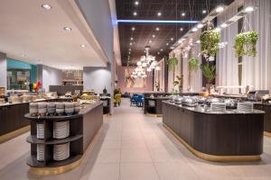 Makanan di atau berdekatan hotel