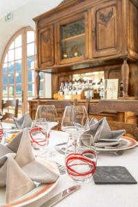 Gallery image of Logis Hotel Restaurant du Pont in Ambialet