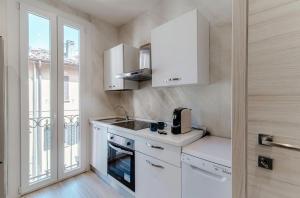 Η κουζίνα ή μικρή κουζίνα στο Como Lake 5minuti da Como Centro +2 φωτογραφίες