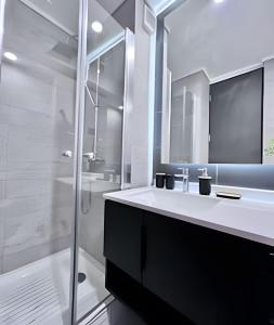 Et badeværelse på Estiloso estudio Estoril