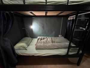 Postel nebo postele na pokoji v ubytování Hidden Life B&B