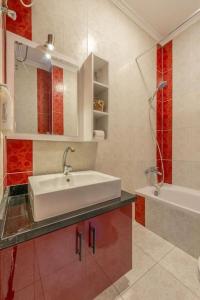 Ένα μπάνιο στο Luxury apartment on the pool