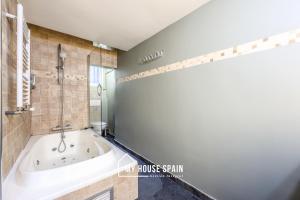 Łazienka w obiekcie MyHouseSpain - Nuevo loft en Malasaña