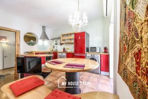 Kuchnia lub aneks kuchenny w obiekcie MyHouseSpain - Nuevo loft en Malasaña