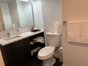 Gallery image of Old Four Season Hotel Condo in Toronto