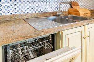 Dapur atau dapur kecil di Luxury Apartment on the center of Como +40 gambar