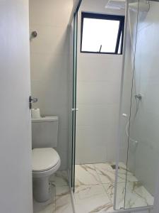 O baie la F - Apartamento Central e moderno +10 fotografii
