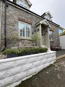 Το κτήριο όπου στεγάζεται  η παραθεριστική κατοικία