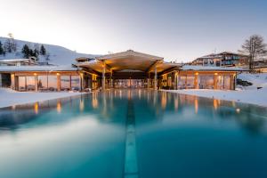 Bazén v ubytování Mountain Resort Feuerberg nebo v jeho okolí + 37 fotografií