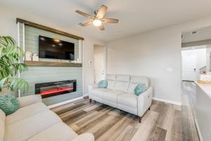 Gallery image of 36 Mi to Sequoia NP Pet-Friendly Home with Dog Run! in Visalia