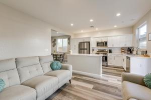 Gallery image of 36 Mi to Sequoia NP Pet-Friendly Home with Dog Run! in Visalia
