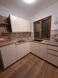 Kuchyň nebo kuchyňský kout v ubytování Ferienhaus Spitzer
