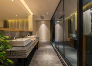 Dali Muhai Island Designer Seaview Manor 욕실