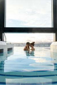 Bazén v ubytování Sparkling Hill Resort and Spa - Adults-Only Resort nebo v jeho okolí