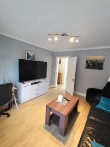 Galeriebild der Unterkunft 2 Bed Flat Near Station with Parking&Comgarden in Sutton