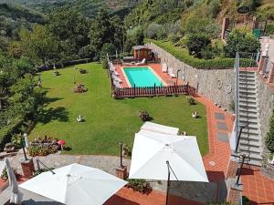 Bazén v ubytování B&B Vignola nebo v jeho okolí